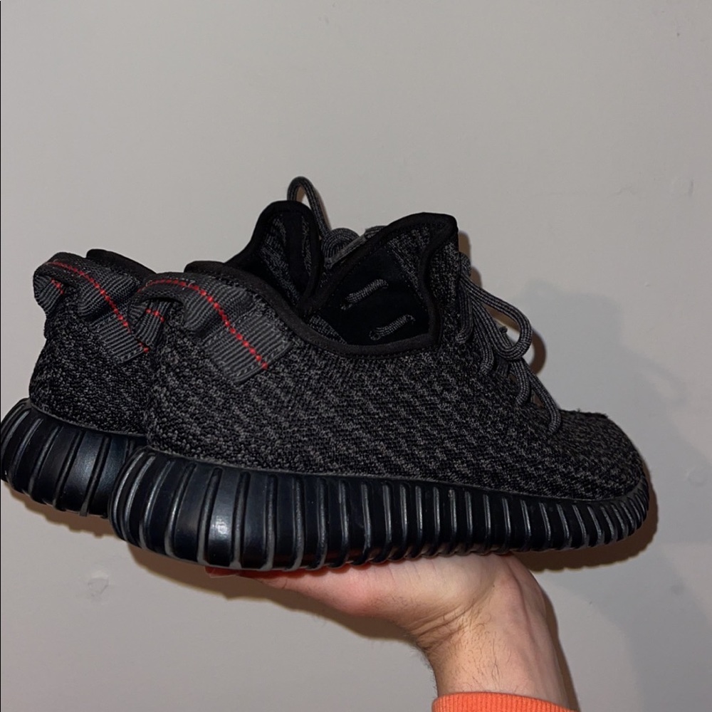 Yeezy v1 black, UA